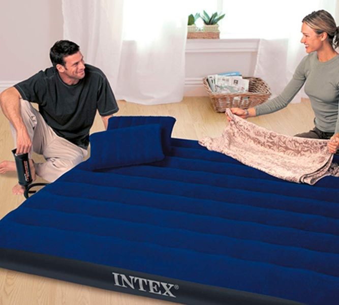 Матрац надувний двомісний Intex 64765 з двома подушками та насосом у комплекті (203 x 152 x 25 см) Інтекс 64765 фото